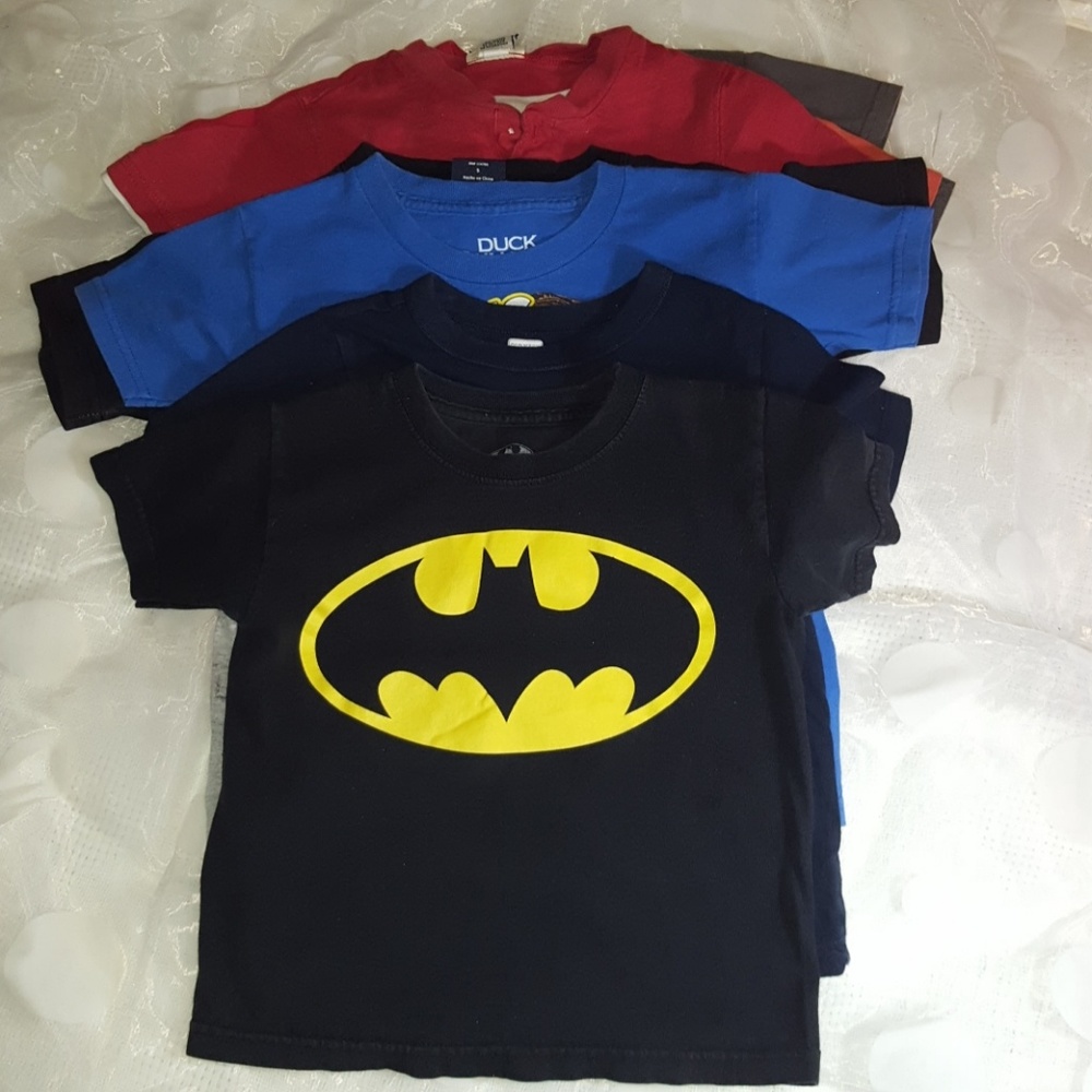 T-shirt size 4/5 and 5T